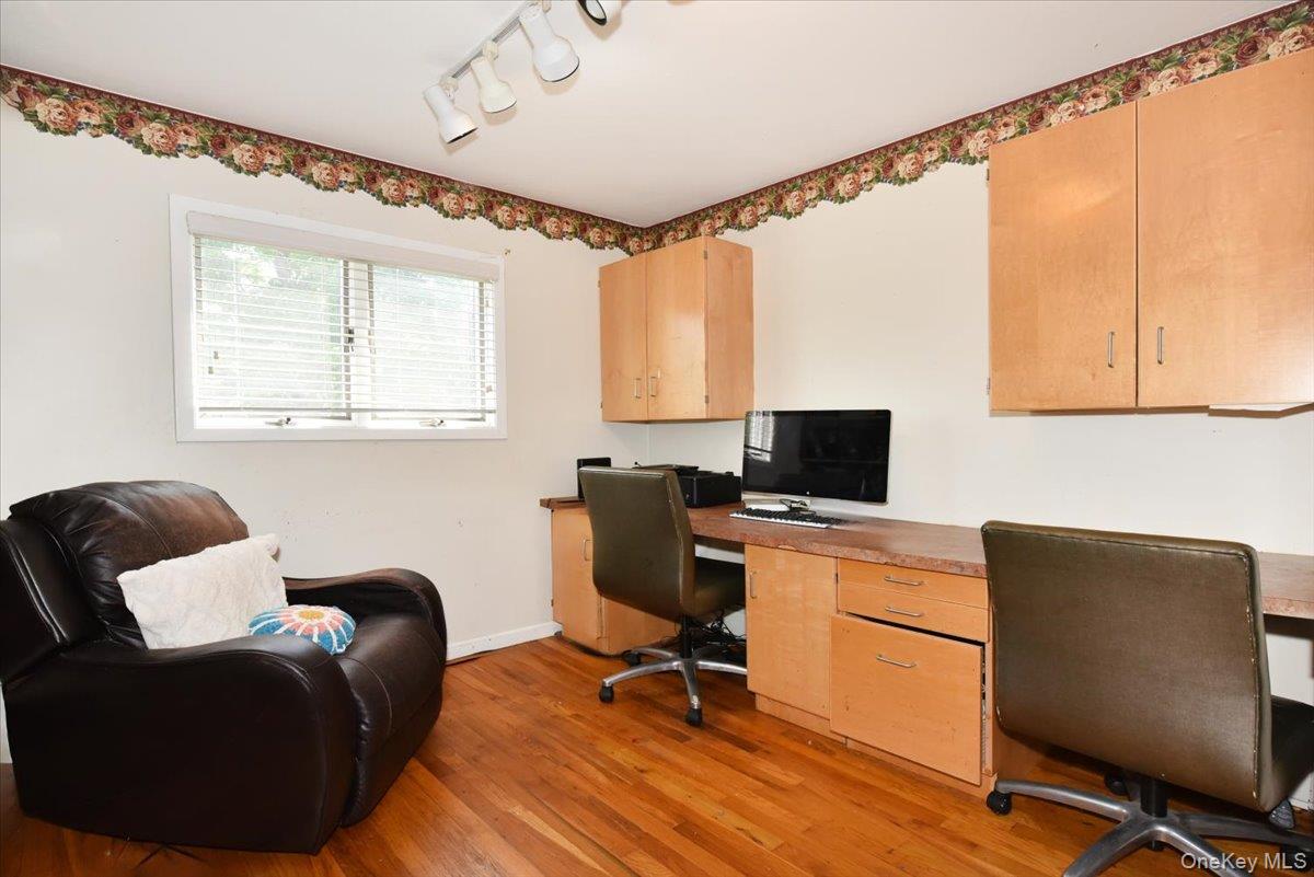 22 Chatham Road Commack, NY 11725 - Photo 27 of 37