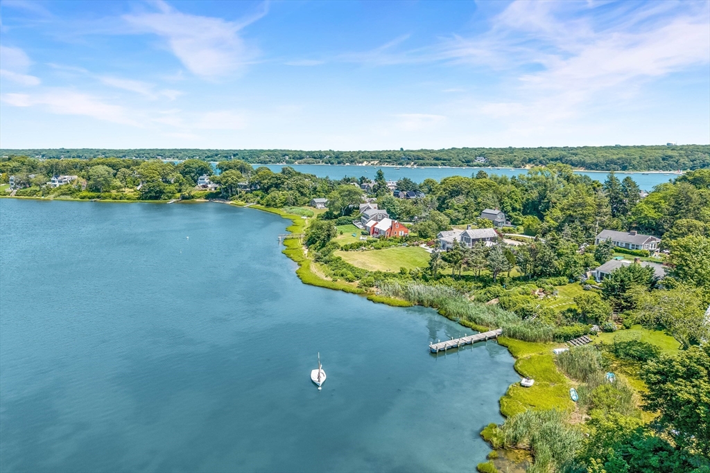 36 Hines Point Road Vineyard Haven, MA 02568 - Photo 6 of 40 Gallery Image 6