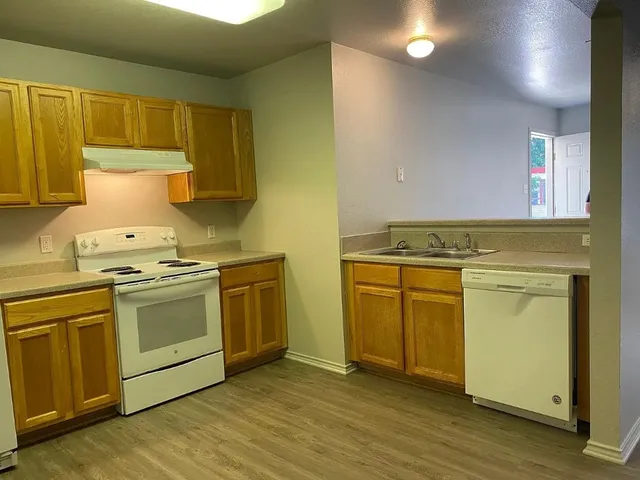 $495,000 | 415 East 4th Avenue, Belton, TX 76513