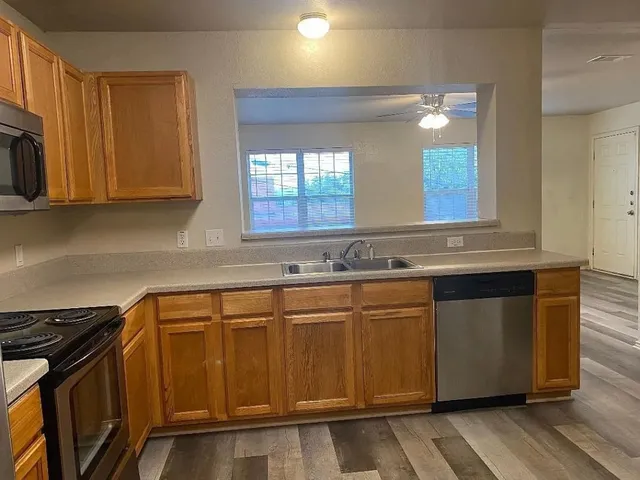 $495,000 | 415 East 4th Avenue, Belton, TX 76513