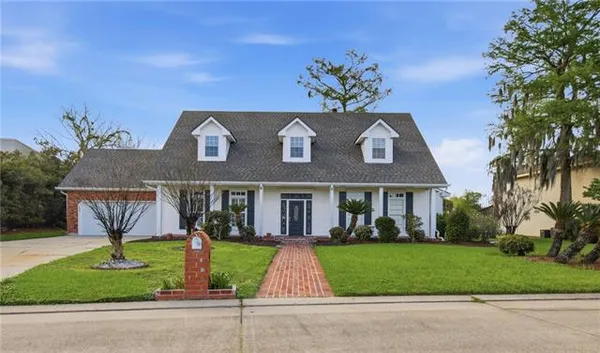 $677,900 | 23 Rosedown Drive, Destrehan, LA 70047