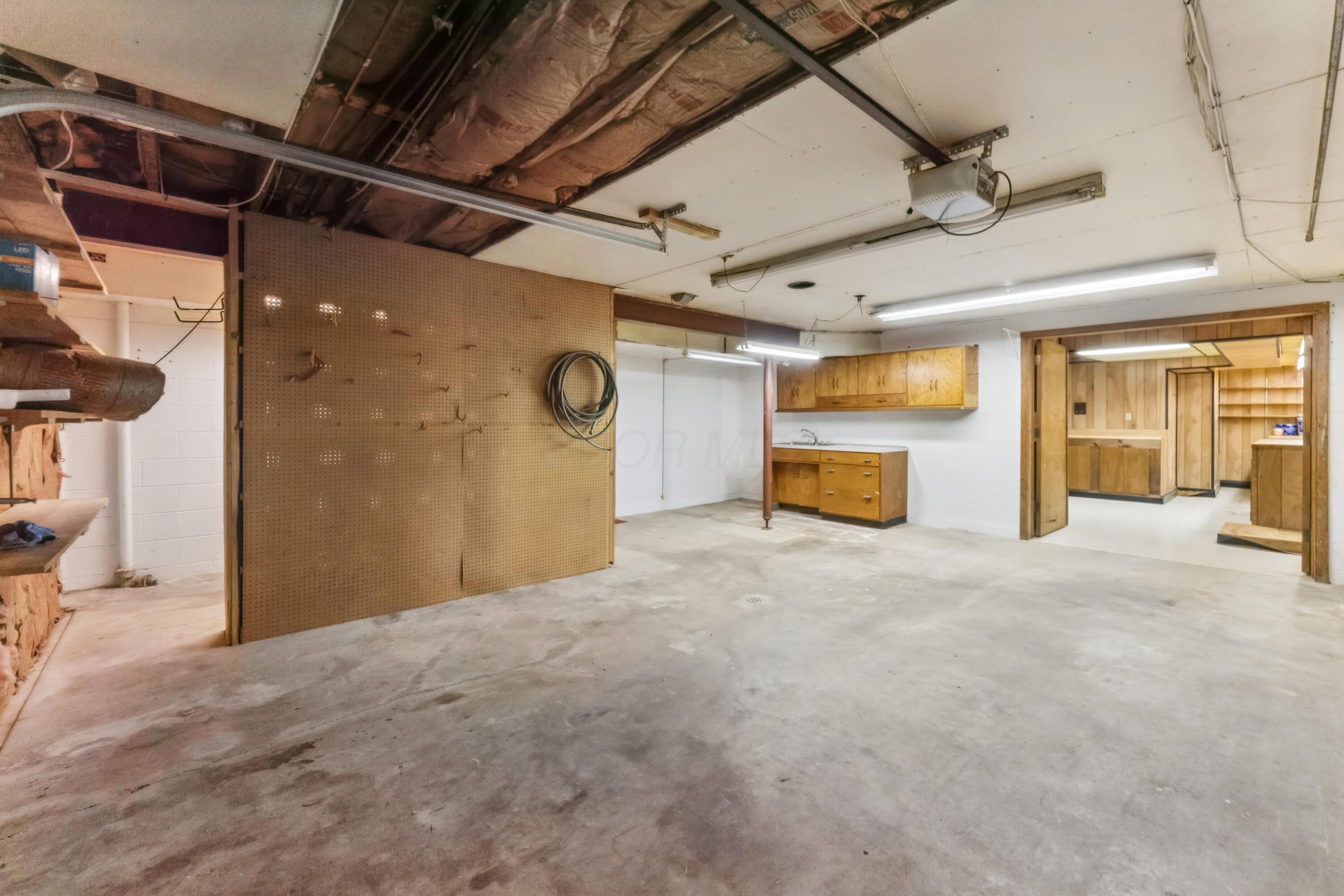 121 Hubbard Road Galloway, OH 43119 - Photo 49 of 71 Workshop