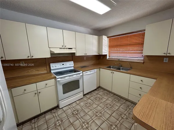 $2,900 | 230 Northwest 51st Avenue, Unit 230, Miami, FL 33126