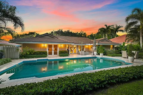 $1,200,000 | 10 Bentwood Road, Palm Beach Gardens, FL 33418
