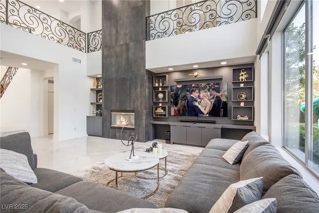 $9,950 | 1372 Peninsula Point Avenue, Las Vegas, NV 89123