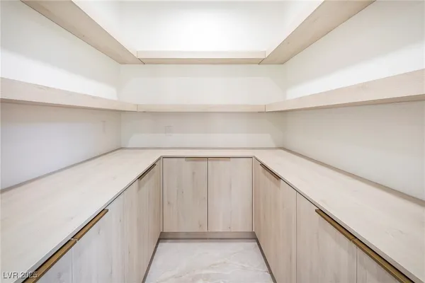 $9,950 | 1372 Peninsula Point Avenue, Las Vegas, NV 89123