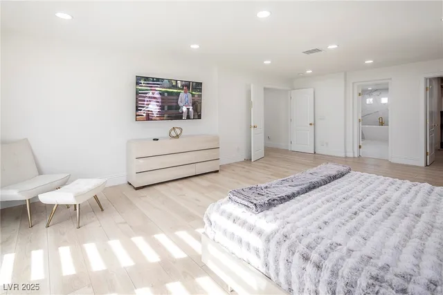 $9,950 | 1372 Peninsula Point Avenue, Las Vegas, NV 89123