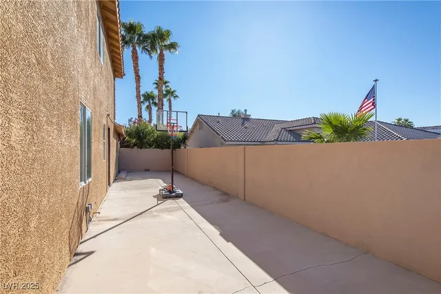 $9,950 | 1372 Peninsula Point Avenue, Las Vegas, NV 89123