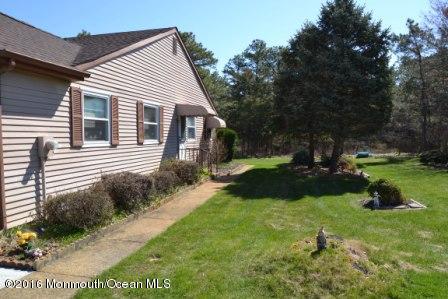 40 Berkshire Road, Unit 65 Whiting, NJ 08759 - Photo 2 of 38 os side