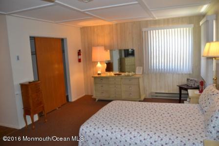 40 Berkshire Road, Unit 65 Whiting, NJ 08759 - Photo 29 of 38 MBR 3
