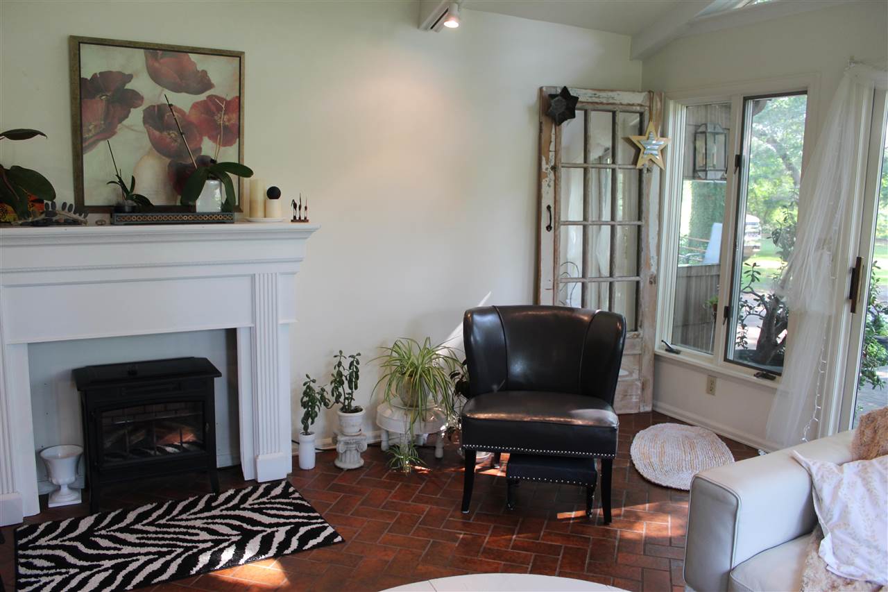 3194 Farrand Road Clio, MI 48420 - Photo 5 of 28 50051056-4.JPG