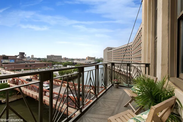 $699,000 | 758 North Larrabee Street, Unit 411, Chicago, IL 60654