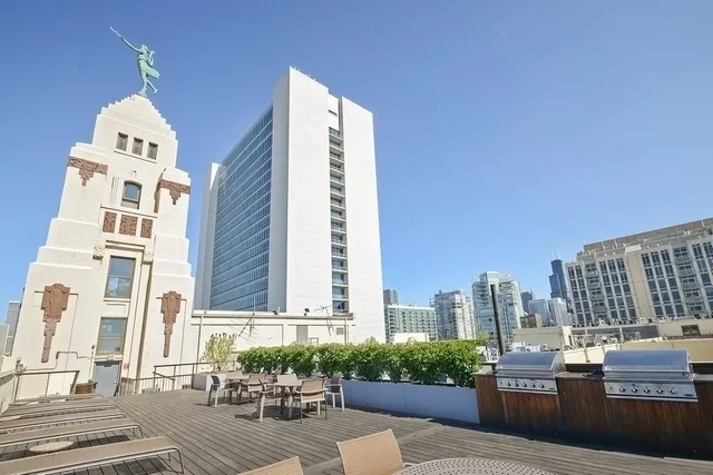 $699,000 | 758 North Larrabee Street, Unit 411, Chicago, IL 60654