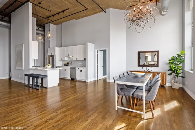 $699,000 | 758 North Larrabee Street, Unit 411, Chicago, IL 60654