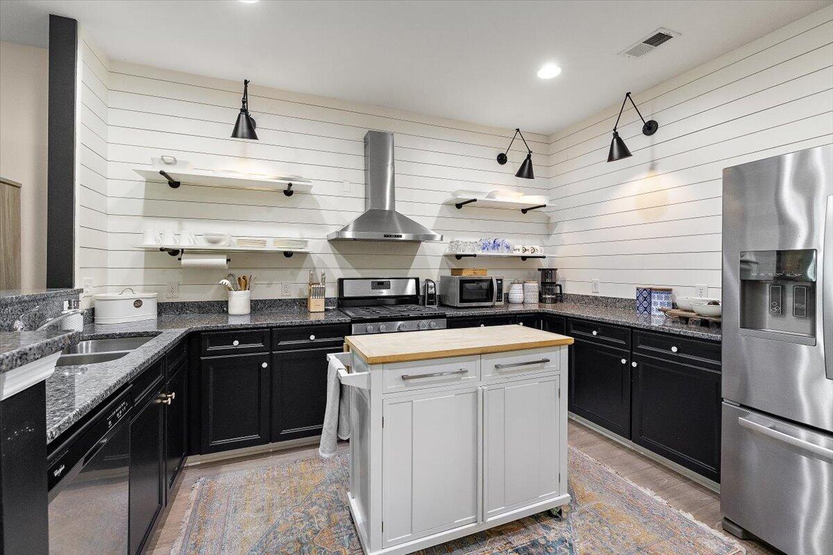 3601 Locklear Lane Mount Pleasant, SC 29466 - Photo 5 of 24 Gallery Image 5