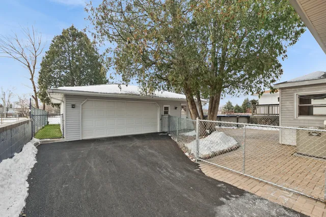 $399,900 | 10506 South Michael Drive, Palos Hills, IL 60465