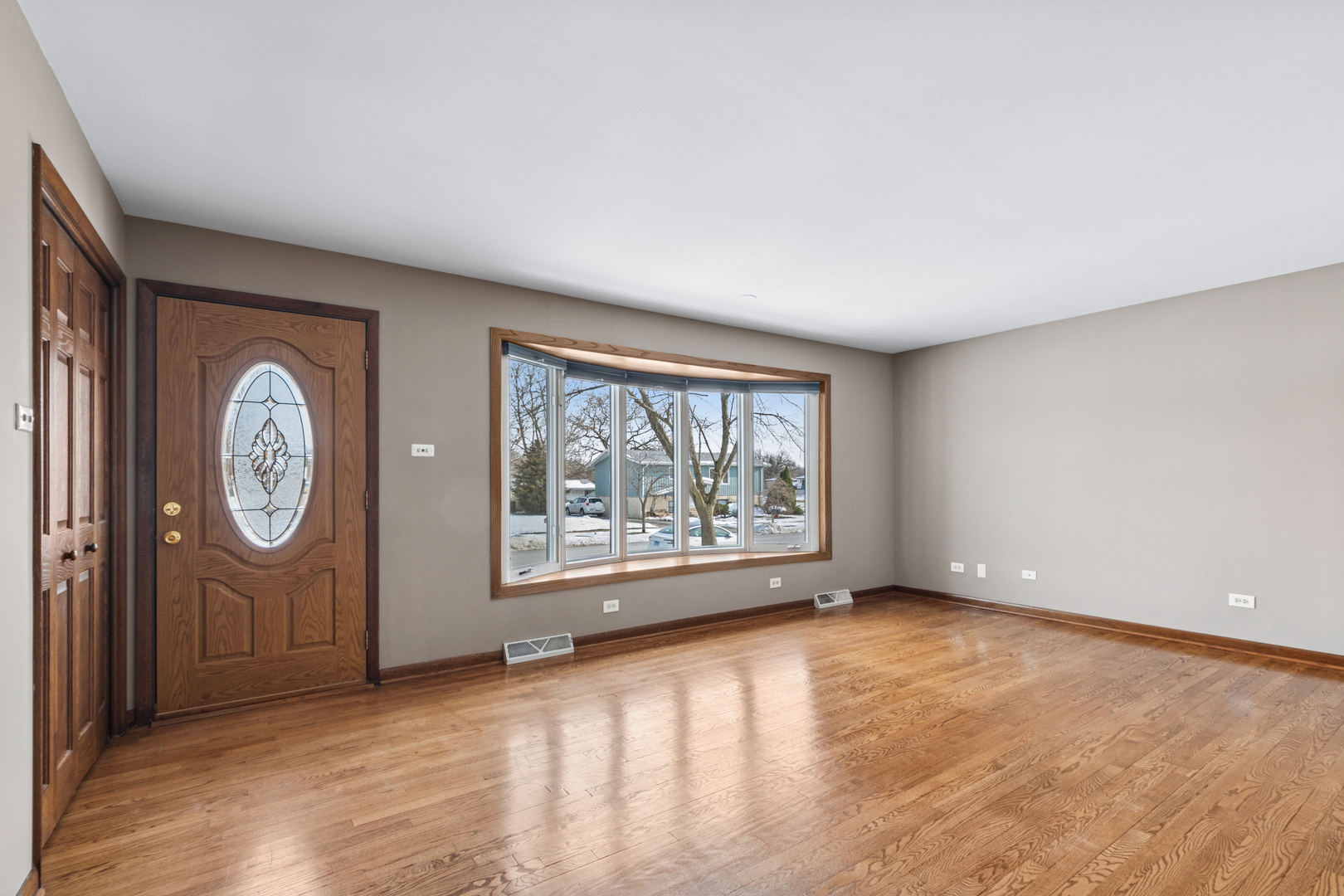 10506 South Michael Drive Palos Hills, IL 60465 - Photo 2 of 20