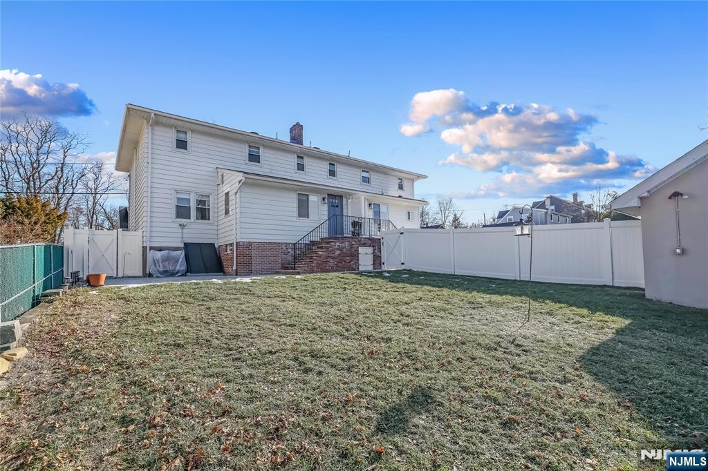 12 Maple Avenue Waldwick, NJ 07463 - Photo 25 of 46