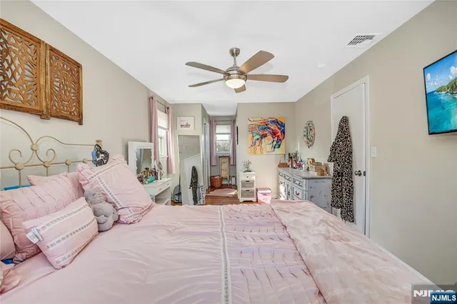 $1,299,999 | 12 Maple Avenue, Waldwick, NJ 07463