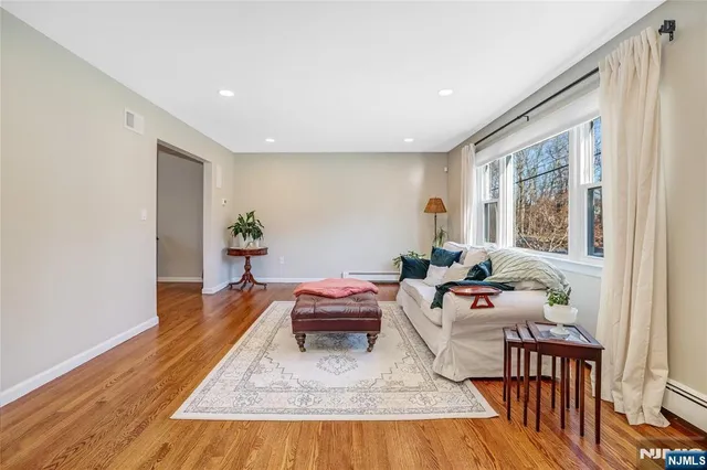 $1,299,999 | 12 Maple Avenue, Waldwick, NJ 07463