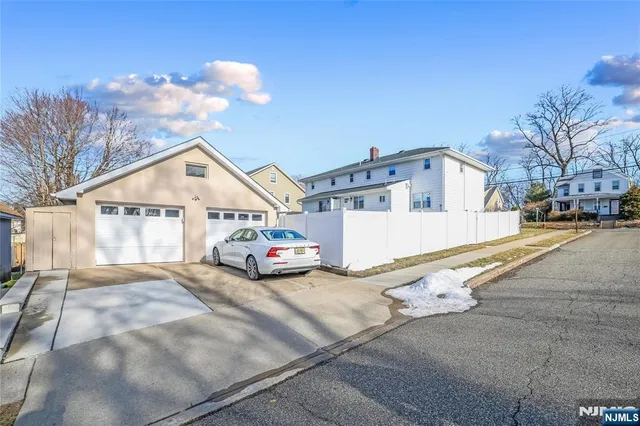 $1,299,999 | 12 Maple Avenue, Waldwick, NJ 07463