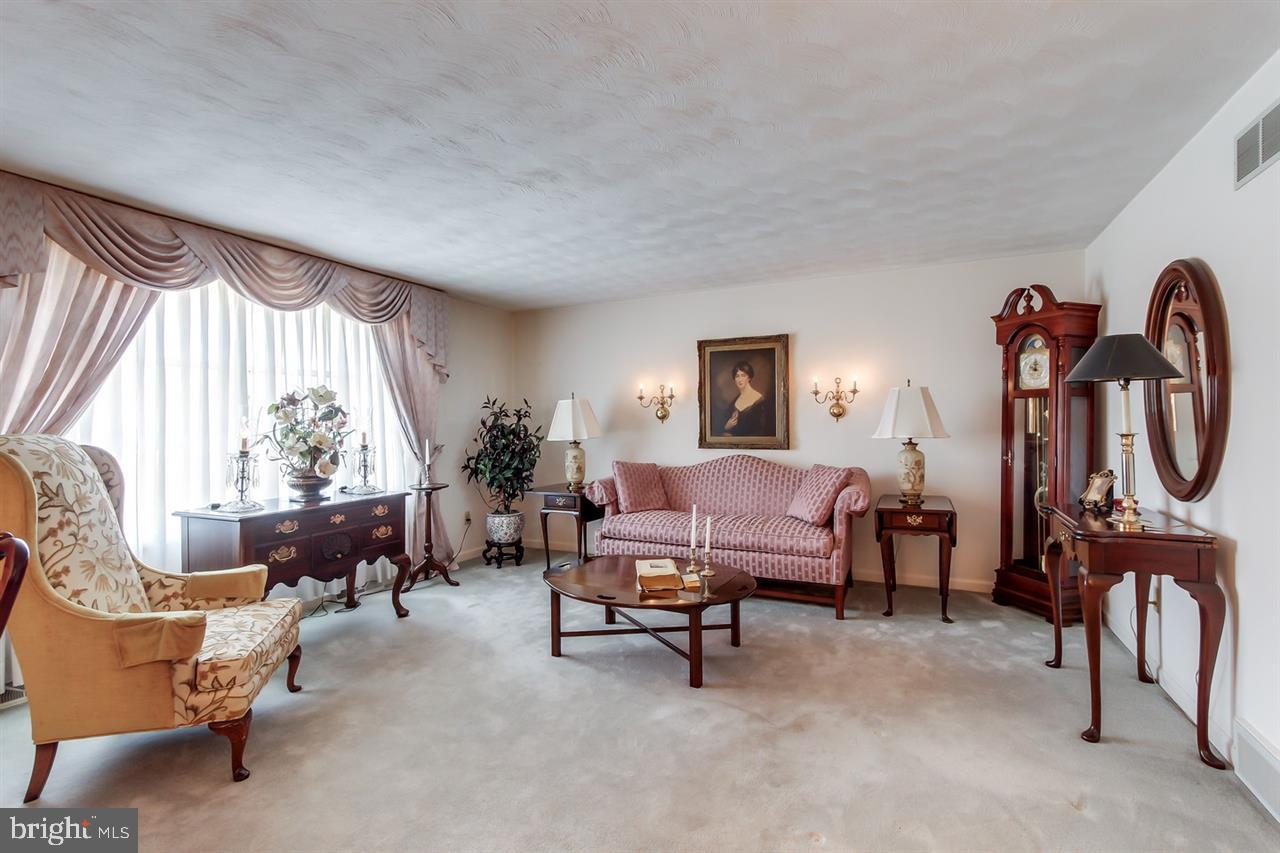 3440 Kingston Road York, PA 17402 - Photo 2 of 25 Gallery Image 2
