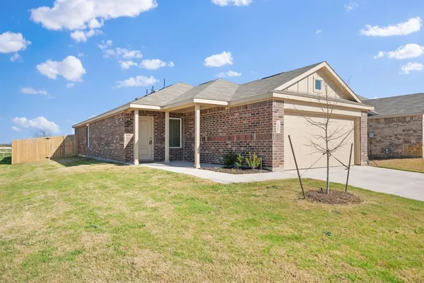 $2,095 | 15080 Red Sands Trail, Fort Worth, TX 76052