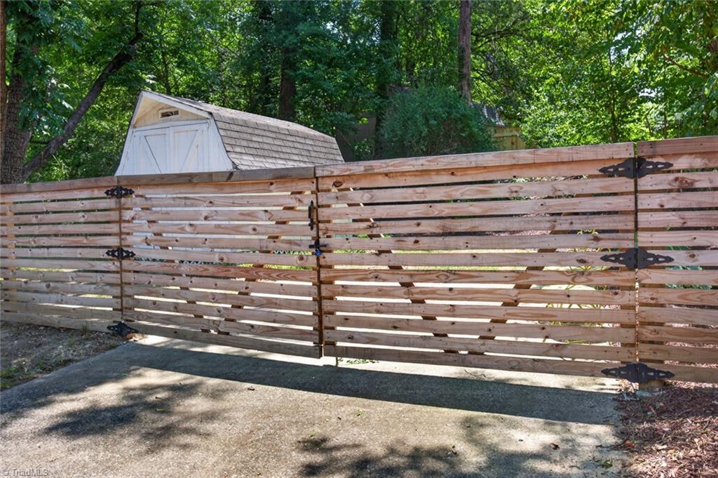 215 South Lindell Road Greensboro, NC 27403 - Photo 27 of 29