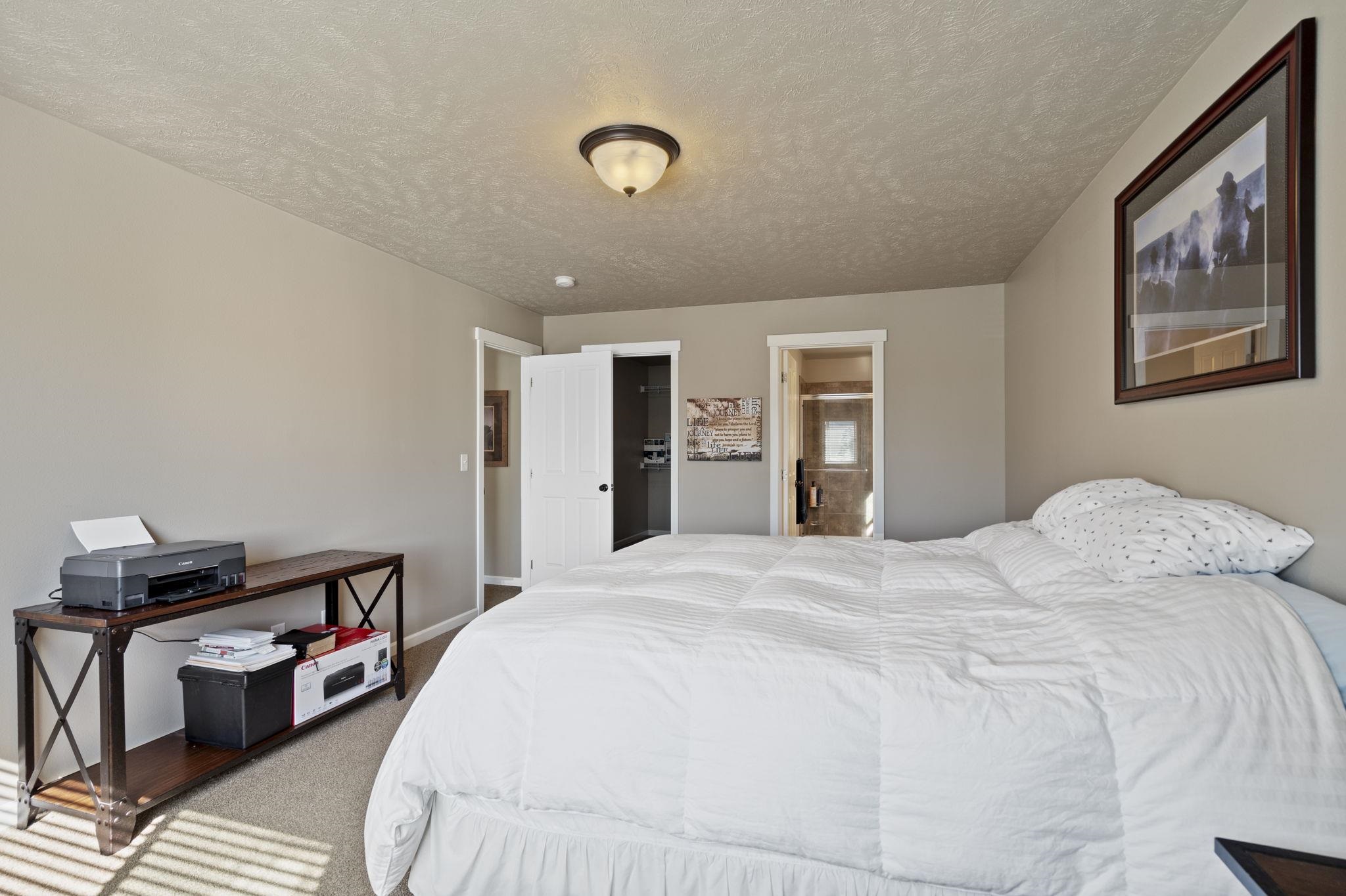 15317 North Hunter's Pointe Road Mead, WA 99021 - Photo 16 of 35