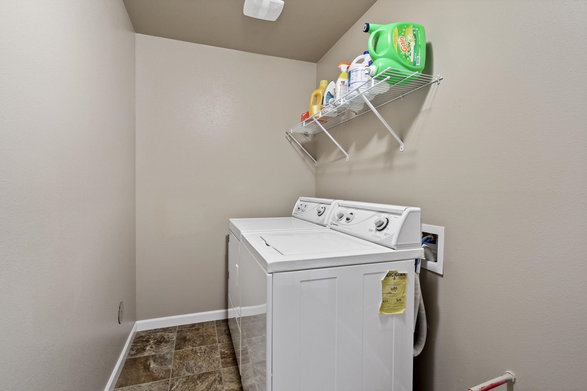 15317 North Hunter's Pointe Road Mead, WA 99021 - Photo 26 of 35