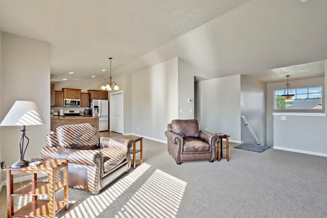 $629,900 | 15317 North Hunter's Pointe Road, Mead, WA 99021