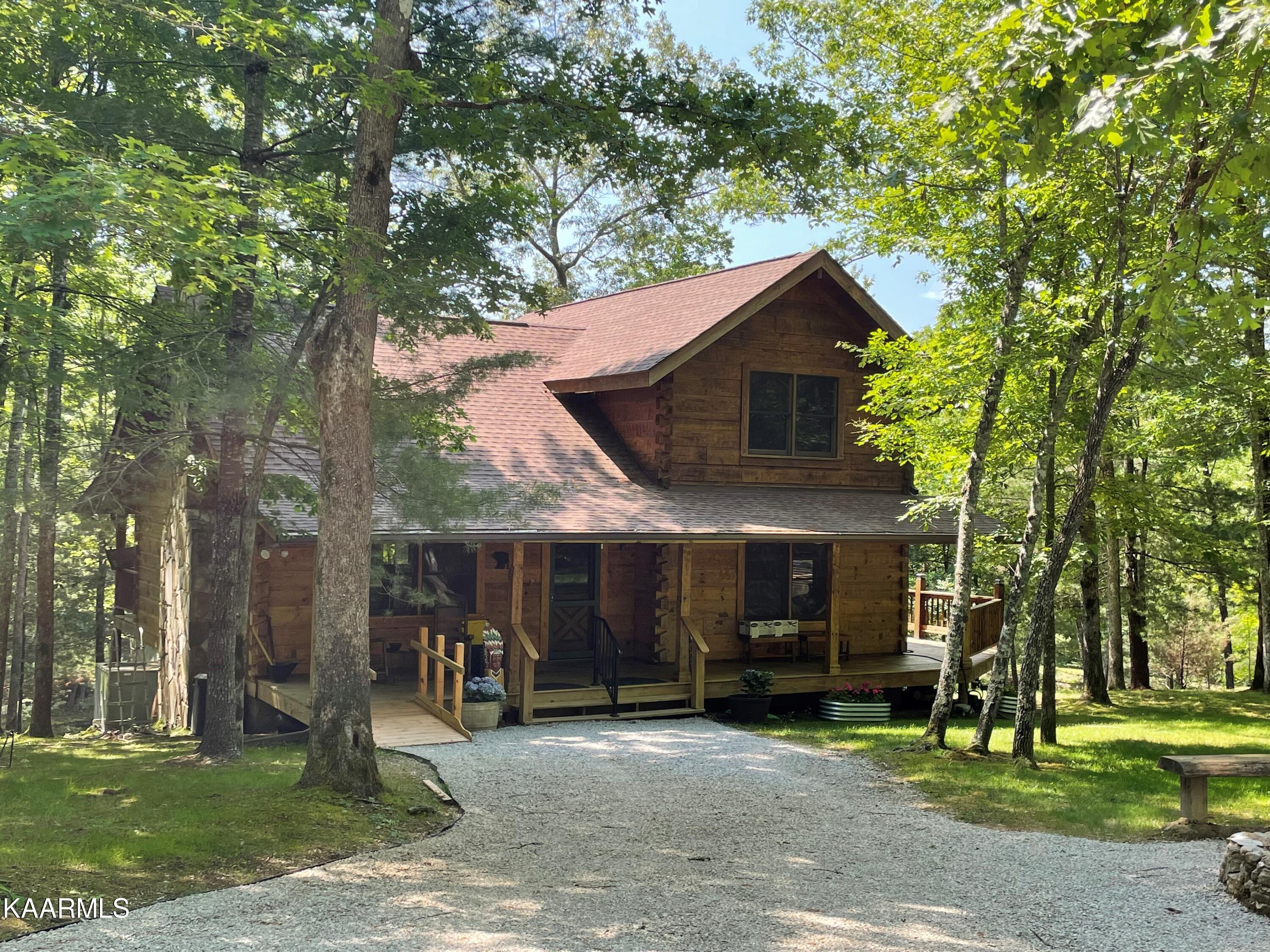 390 Buck Ridge Road Oneida, TN 37841 - Photo 2 of 32 bor69