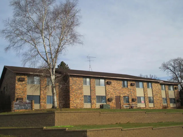 $745 | 110 1st Street North, Unit 204, Evansville, MN 56326