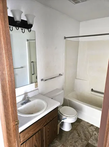 $745 | 110 1st Street North, Unit 204, Evansville, MN 56326