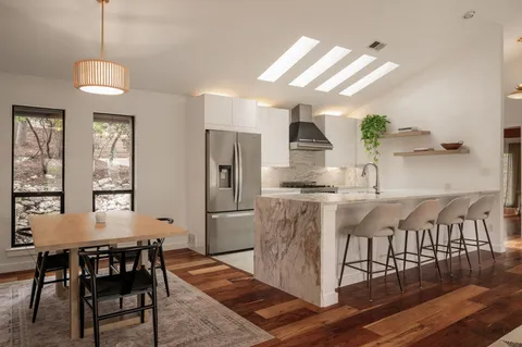 $1,245,000 | 6501 Sumac Drive, Austin, TX 78731