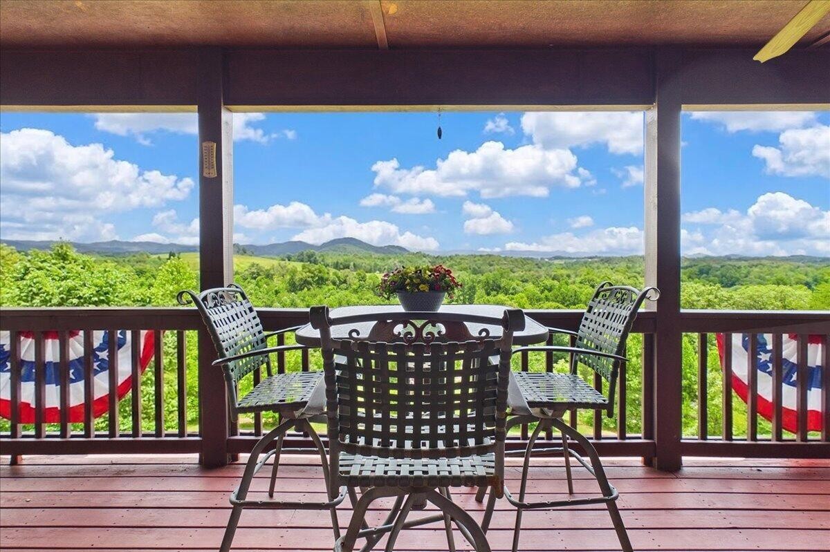 810 Belltown Road Tellico Plains, TN 37385 - Photo 2 of 53