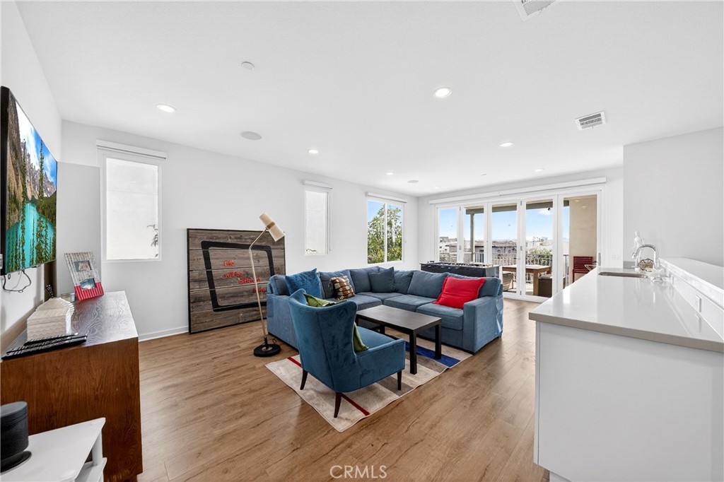 335 Magnet Irvine, CA 92618 - Photo 18 of 29