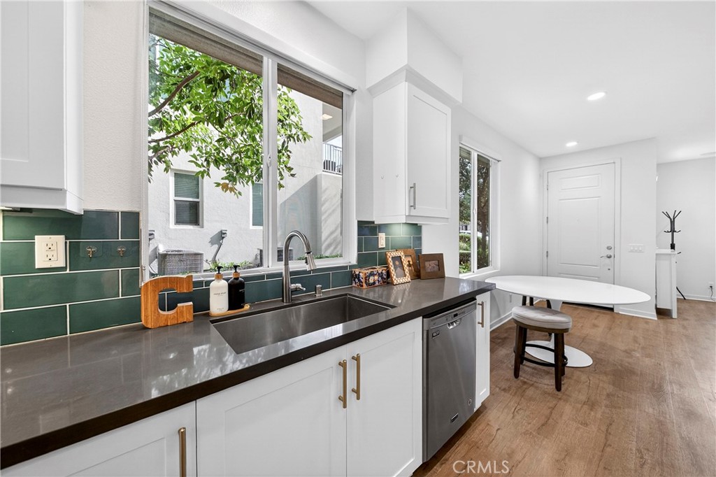 335 Magnet Irvine, CA 92618 - Photo 3 of 29