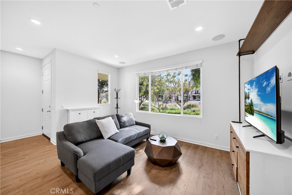 335 Magnet Irvine, CA 92618 - Photo 5 of 29