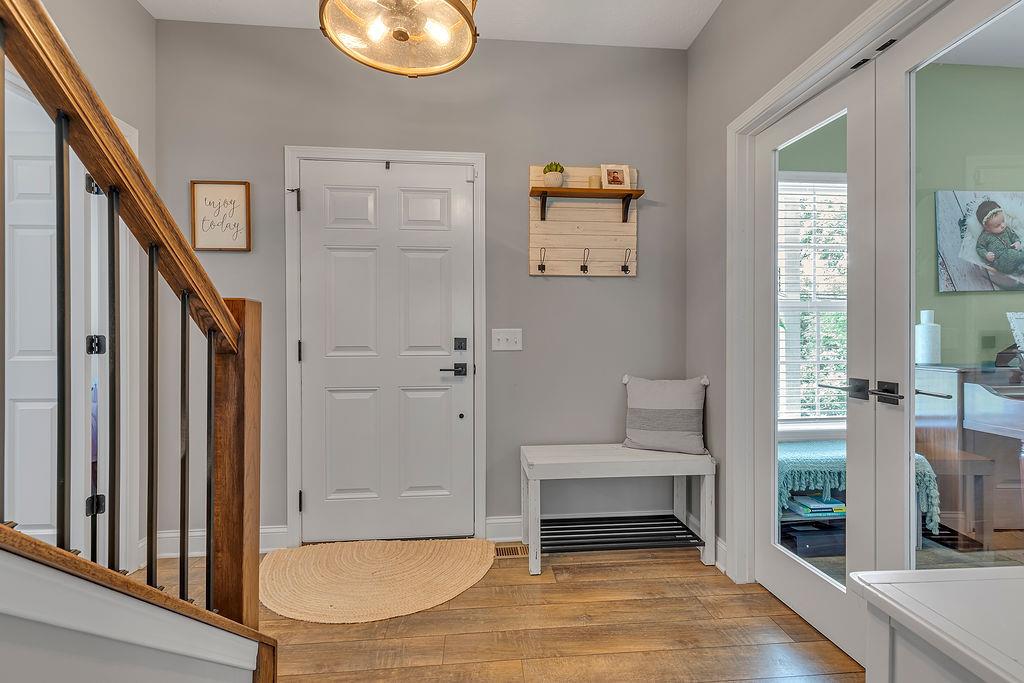 274 Elmbrook Road Beaver Falls, PA 15010 - Photo 3 of 50 Spacious entry welcomes your guests here.