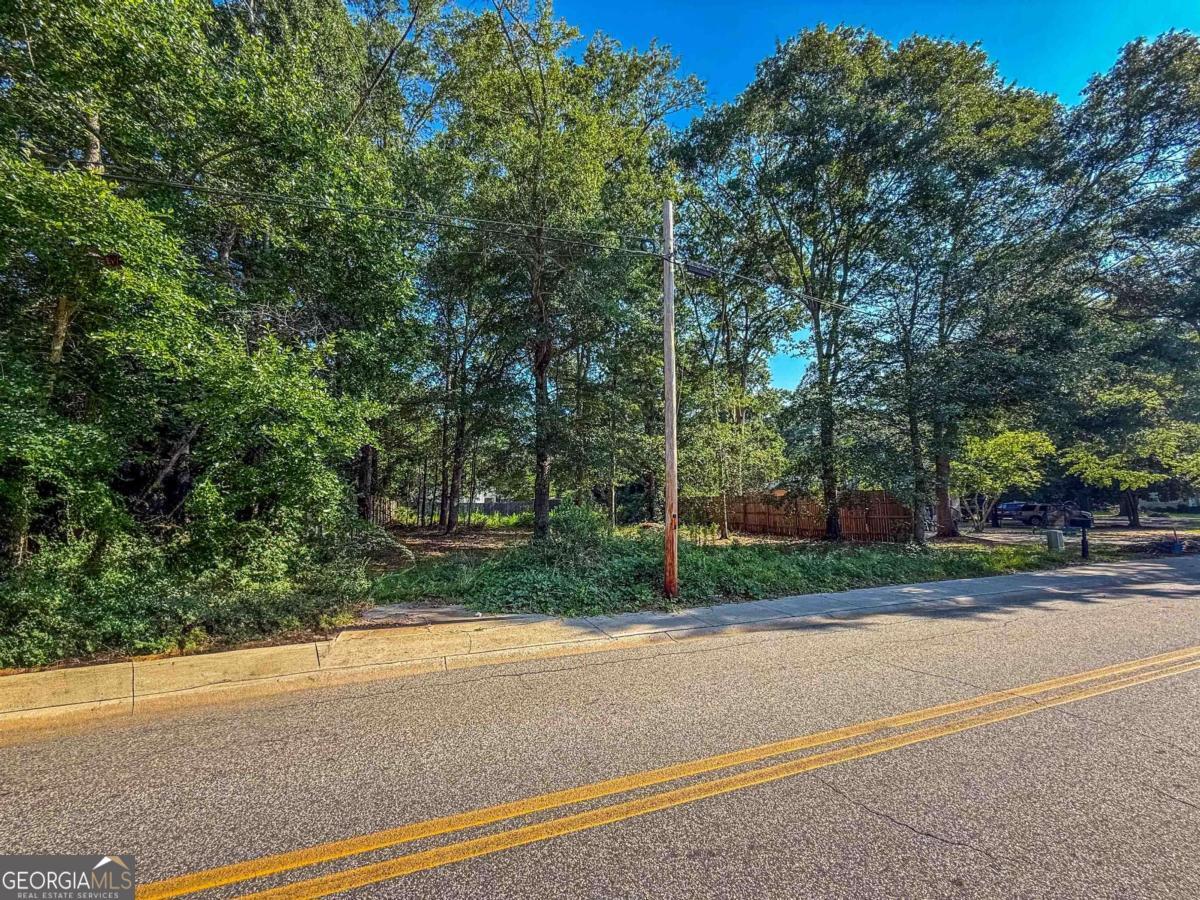 1013 Davis Street Monroe, GA 30655 - Photo 5 of 9