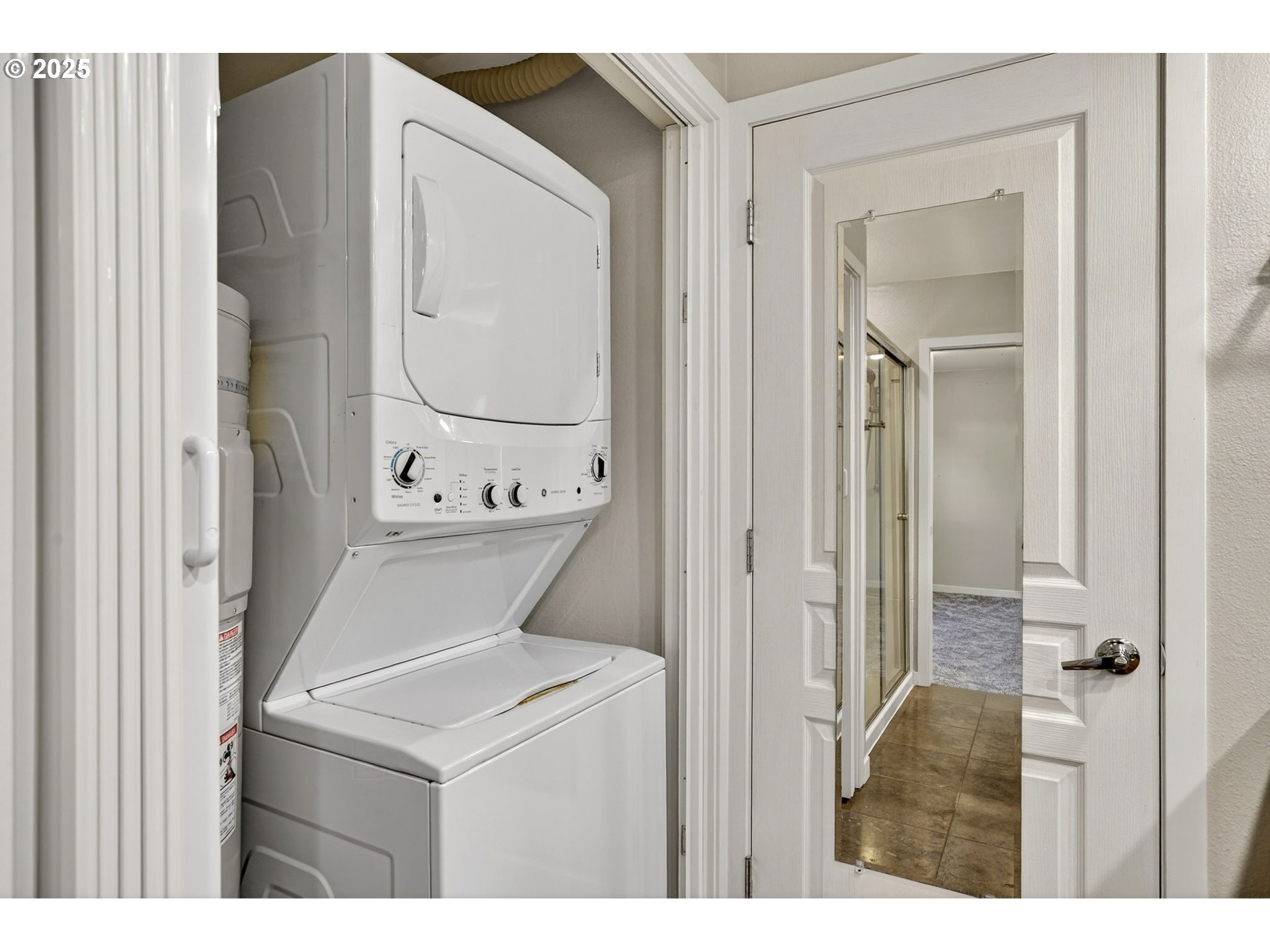 3515 Southwest Barbur Boulevard, Unit R2 Portland, OR 97239 - Photo 24 of 35 a bathroom with a toilet sink and tub