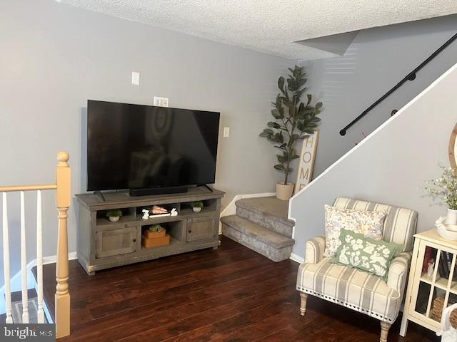 3261 Byberry Road Philadelphia, PA 19154 - Photo 5 of 27 Living room