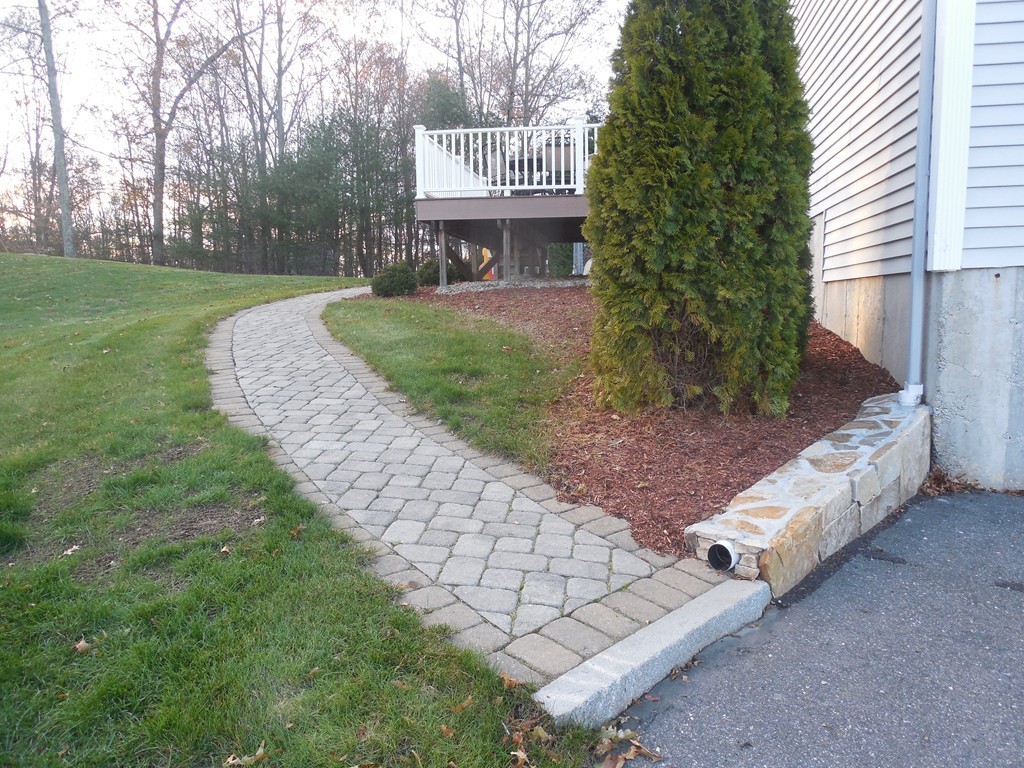 30 Roland Way Milford, MA 01757 - Photo 3 of 30 Gallery Image 3