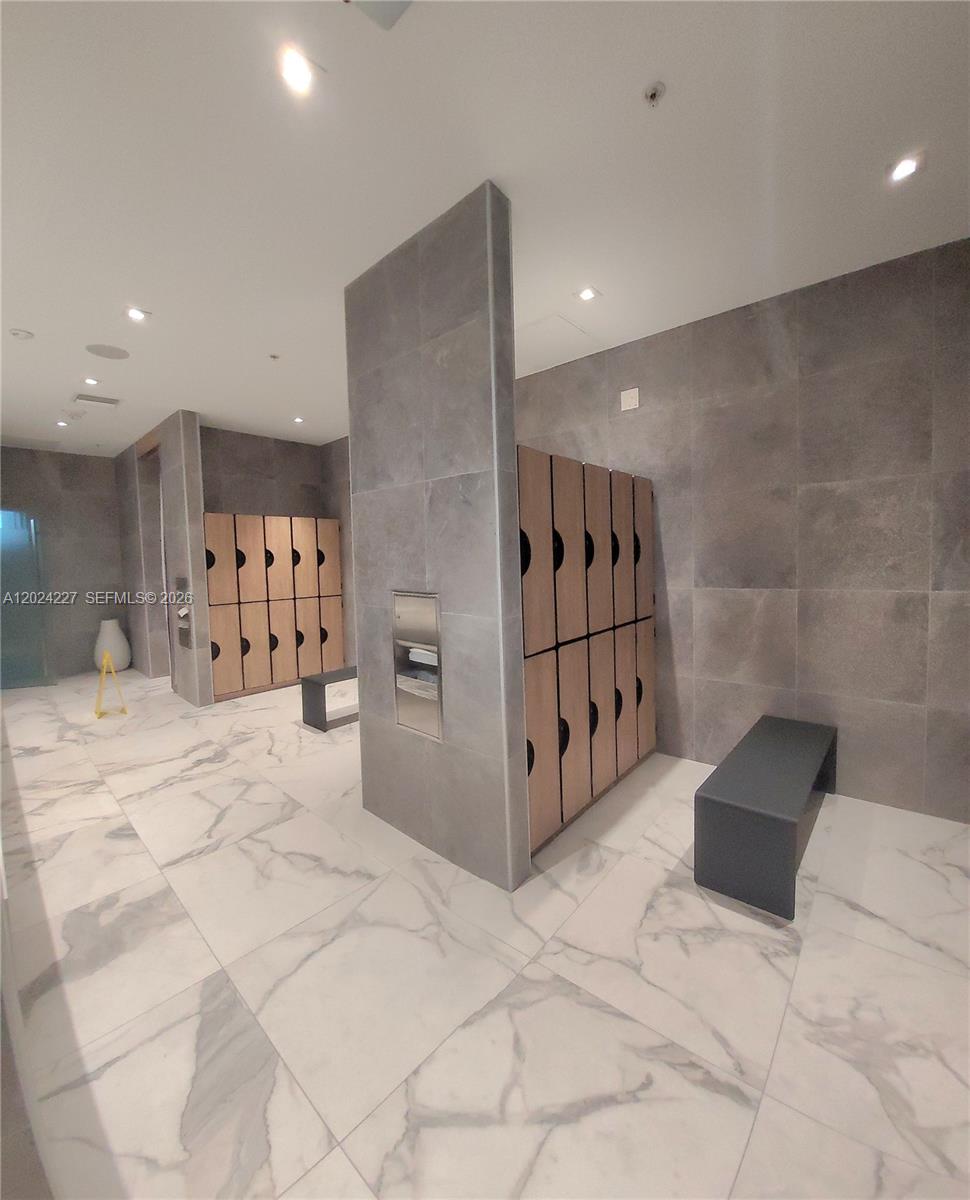 90 Southwest 3rd Street, Unit 2208 Miami, FL 33130 - Photo 42 of 56 Spa/ lockers