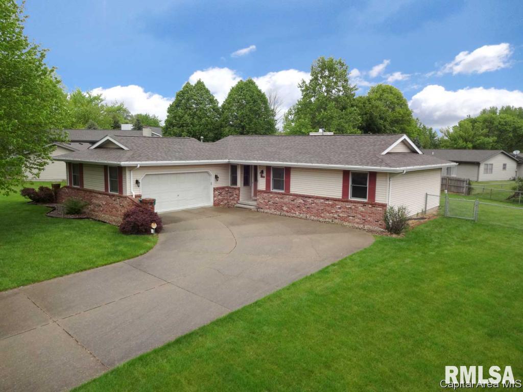 2412 Wembly Road Springfield, IL 62703 - Photo 1 of 31