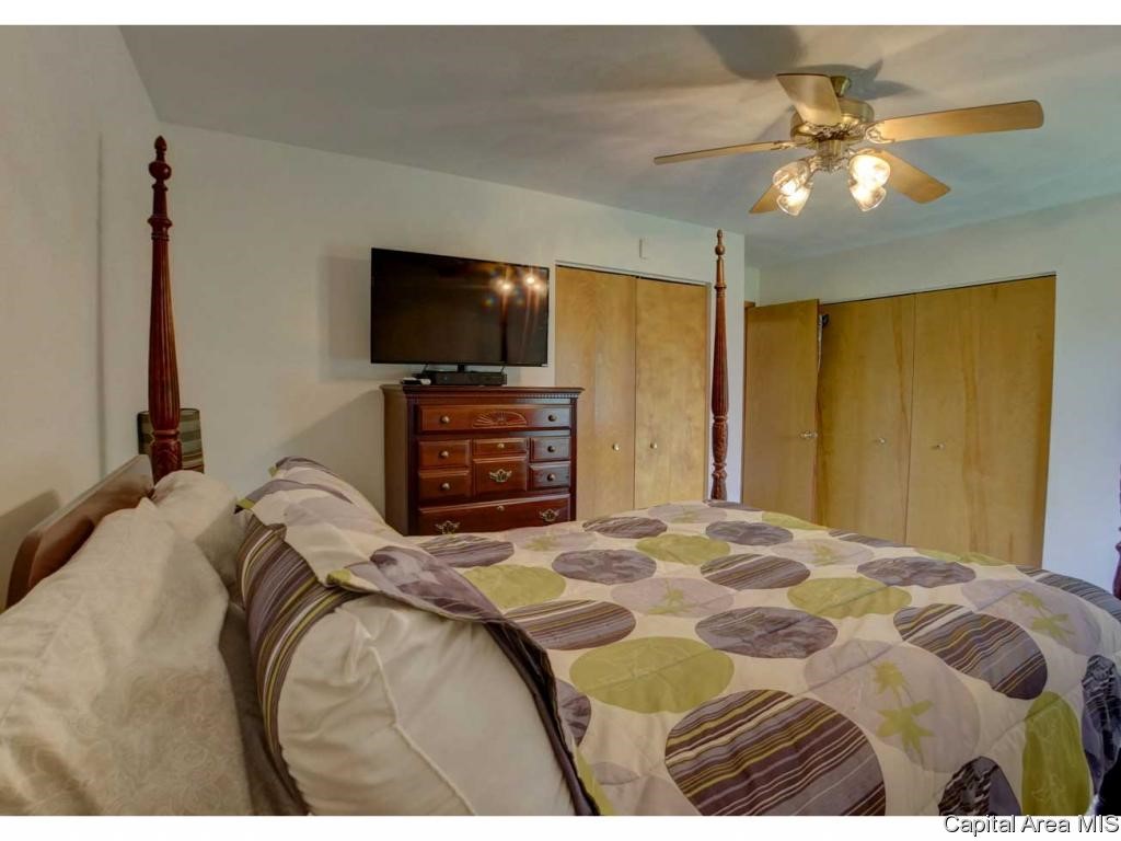 2412 Wembly Road Springfield, IL 62703 - Photo 21 of 31