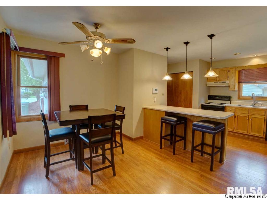 2412 Wembly Road Springfield, IL 62703 - Photo 4 of 31