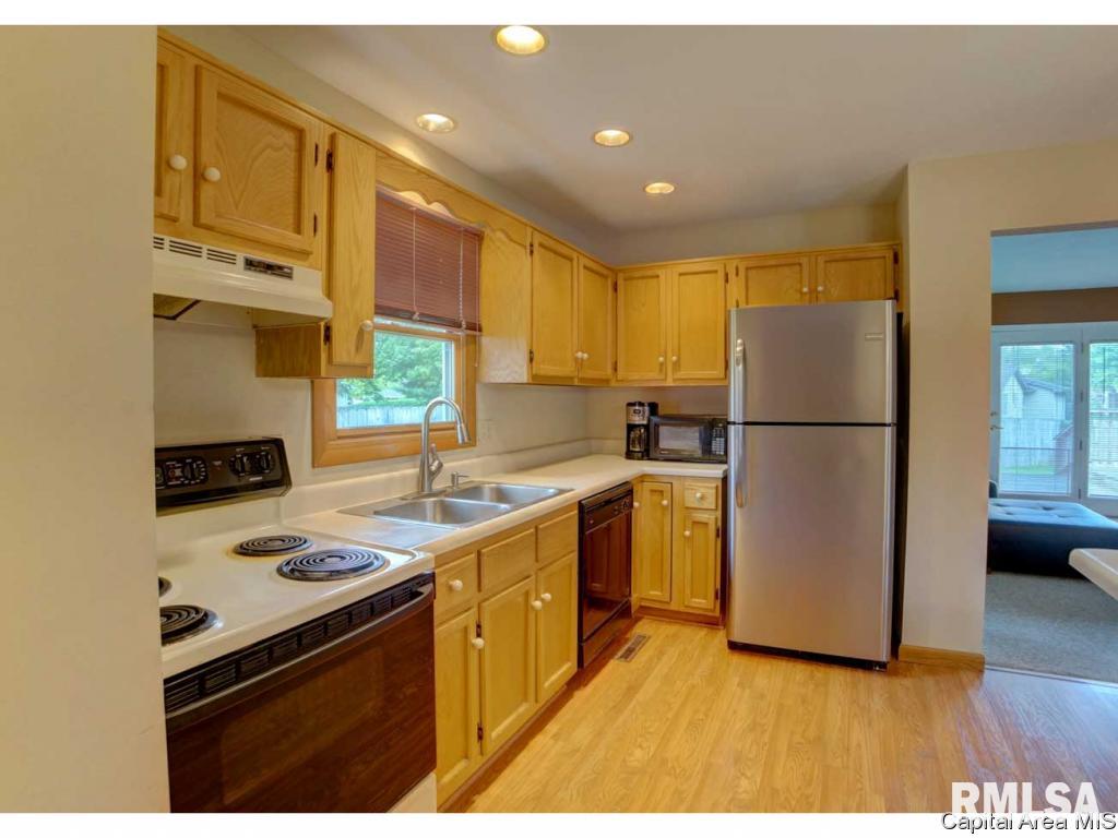 2412 Wembly Road Springfield, IL 62703 - Photo 6 of 31