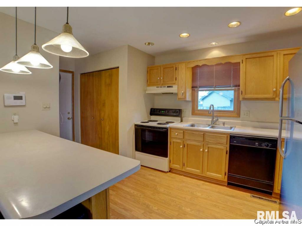 2412 Wembly Road Springfield, IL 62703 - Photo 10 of 31